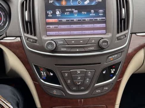 Used 2017 Buick Regal image 18