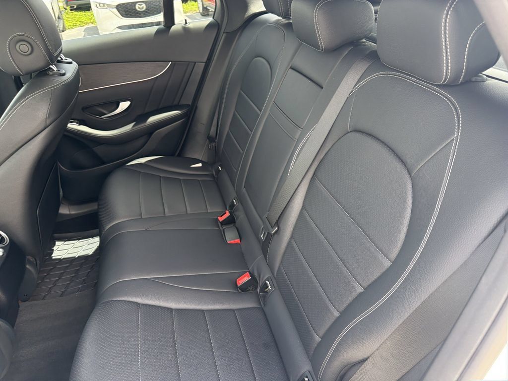 Used 2021 Mercedes-Benz GLC 300 4MATIC image 14