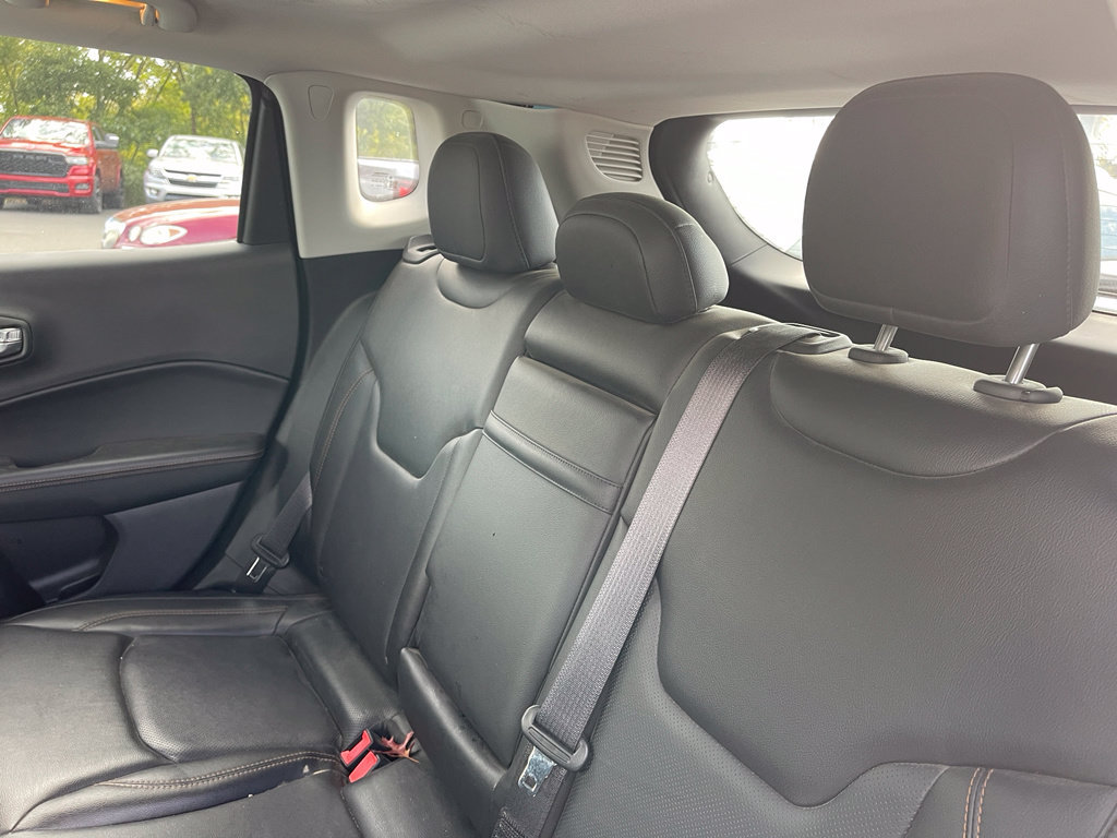 Used 2018 Jeep Compass Limited w/ Navigation Group AWD/4WD image 9