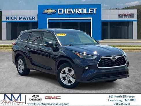 Used 2022 Toyota Highlander LE AWD/4WD image 1