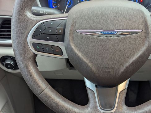 Used 2017 Chrysler Pacifica Touring Plus w/ Security Group image 20