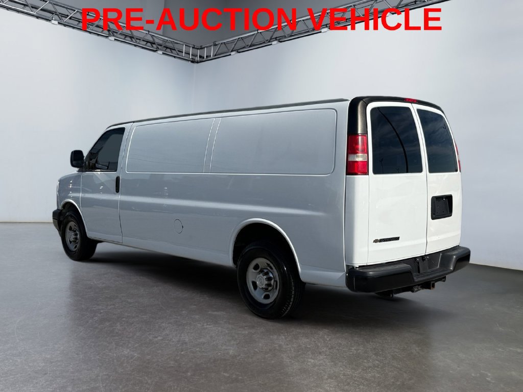 Used 2017 Chevrolet Express 2500 Extended RWD image 5