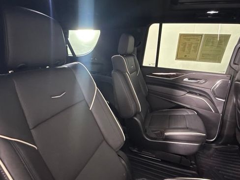 Used 2024 Cadillac Escalade ESV Premium Luxury RWD image 41