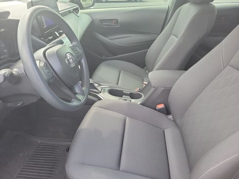 Used 2025 Toyota Corolla LE FWD image 19