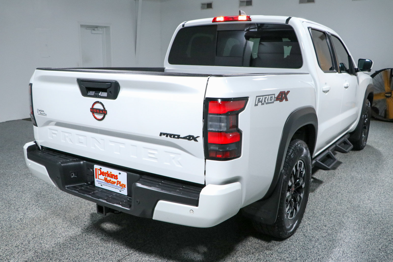 Used 2023 Nissan Frontier PRO-4X w/ Pro Convenience Package AWD/4WD image 7