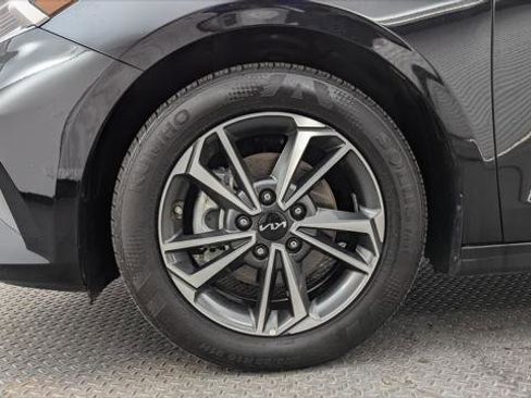 Used 2024 Kia Forte LXS image 29