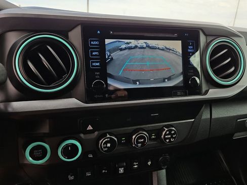 Used 2019 Toyota Tacoma TRD Sport w/ Technology Package AWD/4WD image 25