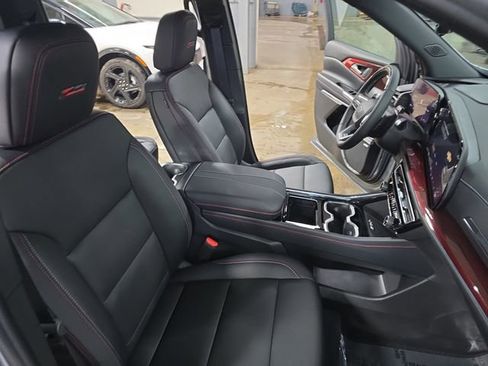 New 2026 Chevrolet Traverse Z71 w/ Enhanced Driving Package image 11