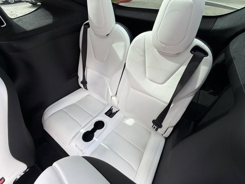 Used 2023 Tesla Model X Standard Range image 12