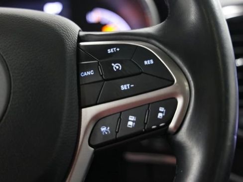 Used 2020 Jeep Grand Cherokee Limited w/ Luxury Group II AWD/4WD image 32