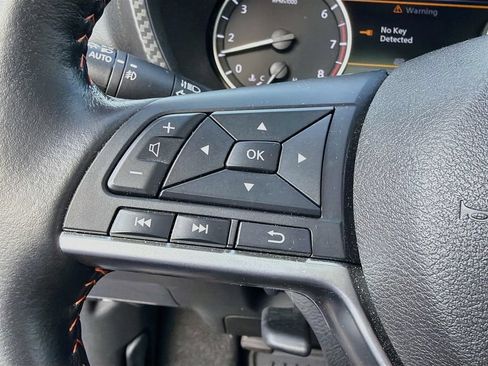 Used 2023 Nissan Sentra SR w/ SR Premium Package FWD image 12