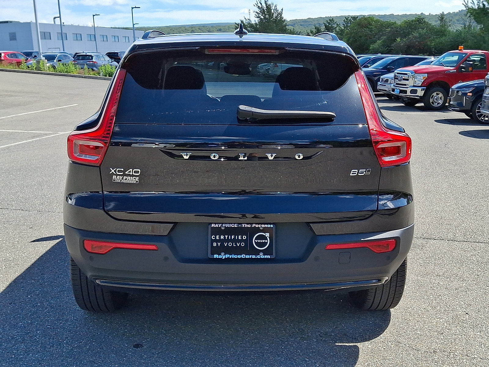 Used 2024 Volvo XC40 B5 Plus w/ Protection Package Premier AWD/4WD image 6