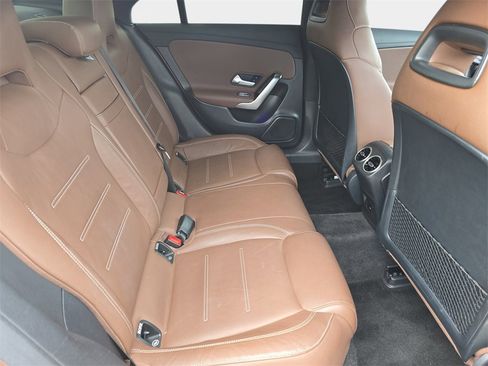 Used 2022 Mercedes-Benz CLA 250 image 13