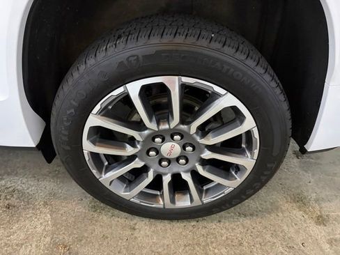 Used 2023 GMC Acadia Denali AWD/4WD image 9