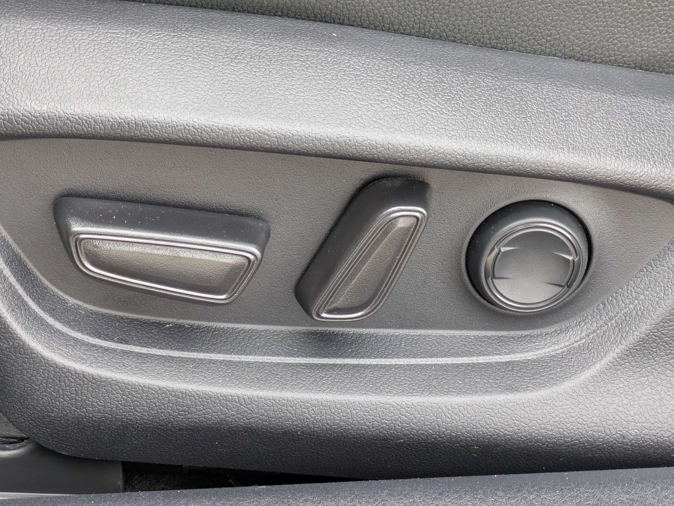 Used 2025 Toyota Camry XSE FWD image 18