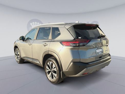 Used 2023 Nissan Rogue SV w/ SV Premium B Package image 4