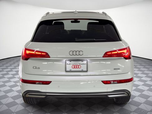 Used 2023 Audi Q5 2.0T Premium Plus w/ Premium Plus Package AWD/4WD image 11