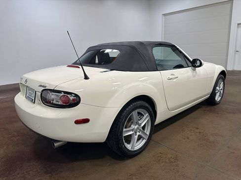 Used 2007 MAZDA MX-5 Miata Sport RWD image 40