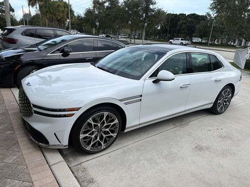 Used 2025 Genesis G90 3.5T AWD/4WD image 3