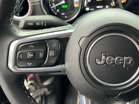 Used 2022 Jeep Wrangler Unlimited Sahara image 24