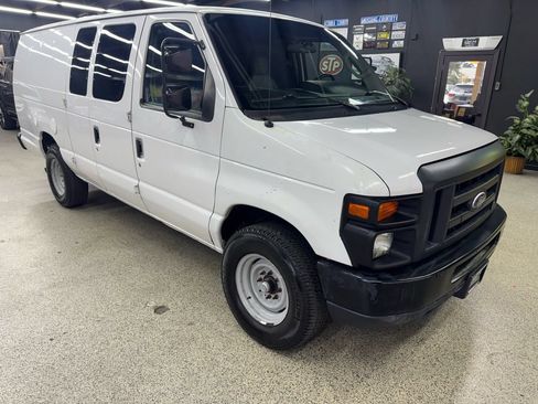 Used 2014 Ford E-350 and Econoline 350 Extended Super Duty RWD image 7