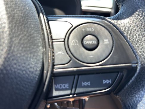Used 2025 Toyota Corolla LE FWD image 22