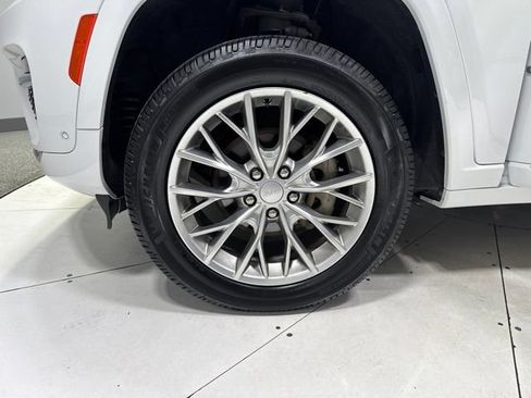 Used 2024 Jeep Grand Cherokee Summit w/ Adv Protech Group IV AWD/4WD image 11