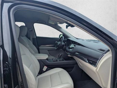 Used 2022 Cadillac XT4 Luxury FWD image 15