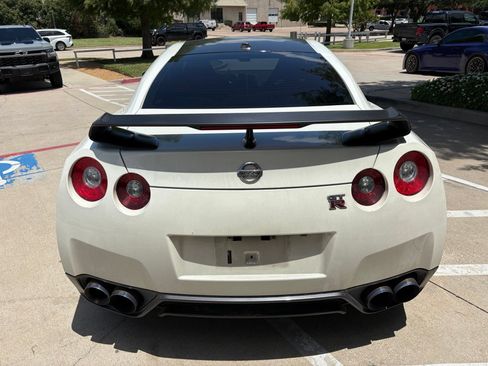 Used 2014 Nissan GT-R Black Edition AWD/4WD image 4