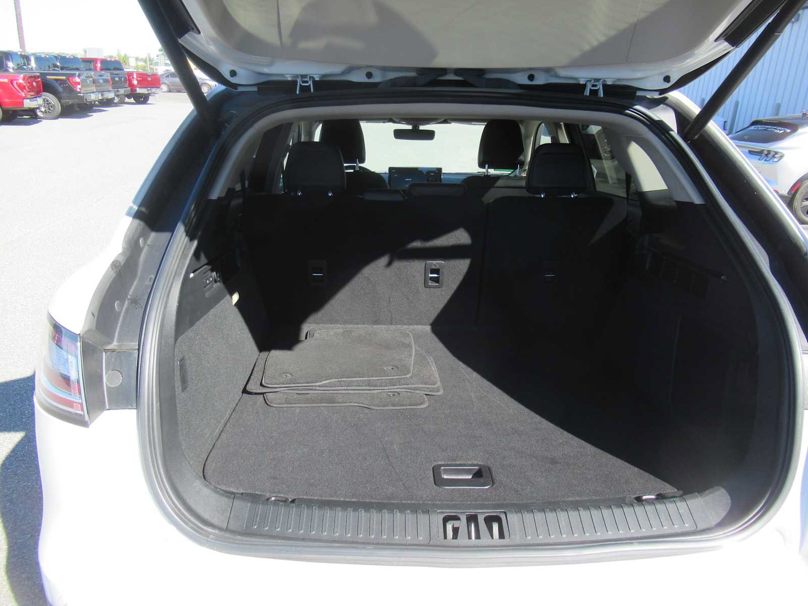 Used 2023 Lincoln Nautilus FWD image 17