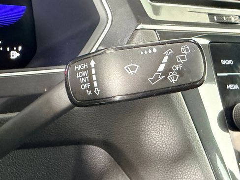 Used 2022 Volkswagen Tiguan SE image 29