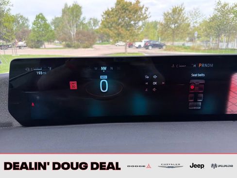 Used 2025 Ford Expedition Platinum w/ Driver's Package AWD/4WD image 16