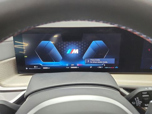 Used 2024 BMW X7 M60i AWD/4WD image 9