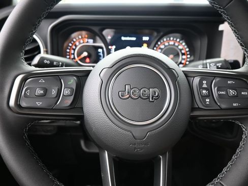 New 2026 Jeep Gladiator Sahara image 24