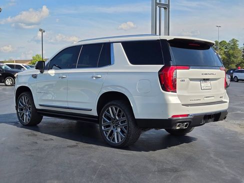 Used 2025 GMC Yukon Denali Ultimate AWD/4WD image 3