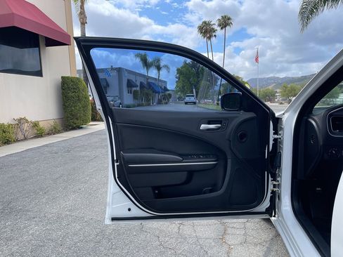 Used 2019 Dodge Charger SXT w/ Leather Interior Group RWD image 18