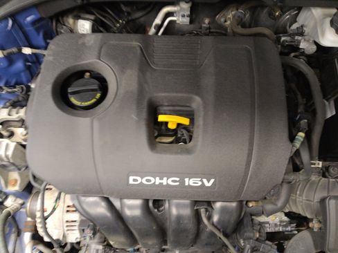 Used 2017 Hyundai Elantra SE image 30