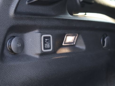 Used 2022 Jeep Grand Cherokee L Limited image 22