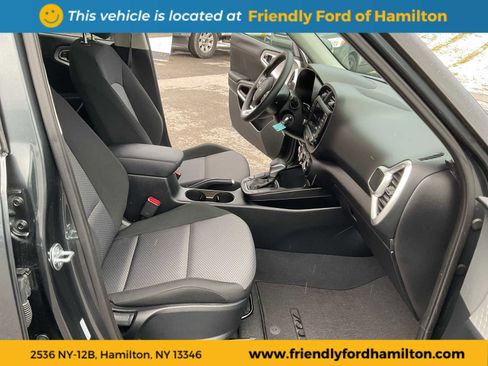 Used 2025 Kia Soul LX image 36