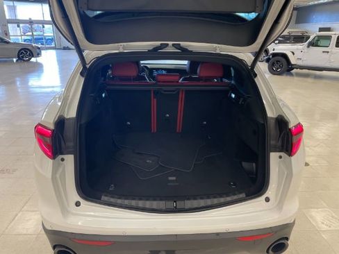 Used 2022 Alfa Romeo Stelvio Sprint AWD/4WD image 9