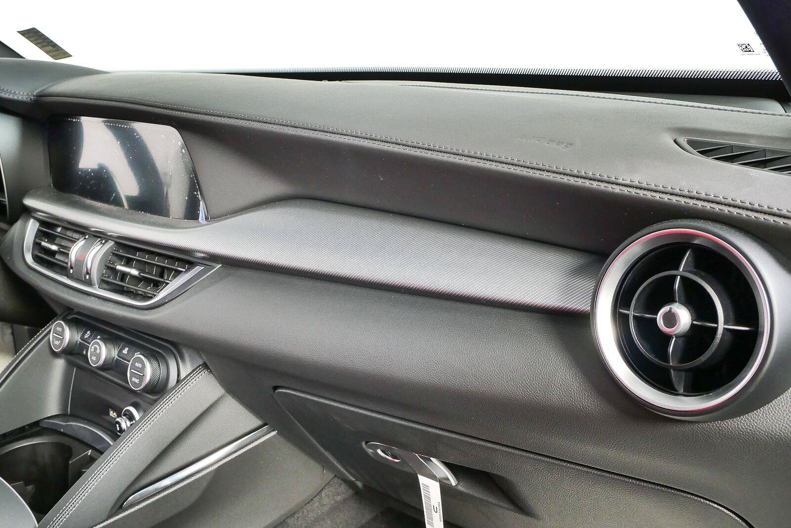 New 2026 Alfa Romeo Stelvio Sprint AWD/4WD image 25