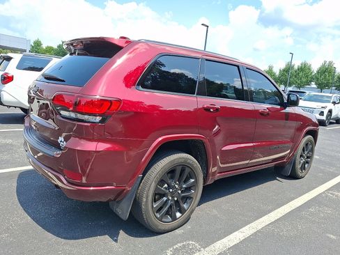 Used 2021 Jeep Grand Cherokee Laredo X AWD/4WD image 4