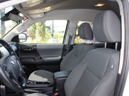 Used 2020 Toyota Tacoma SR AWD/4WD image 6