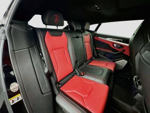 Used 2022 Lamborghini Urus AWD/4WD image 29
