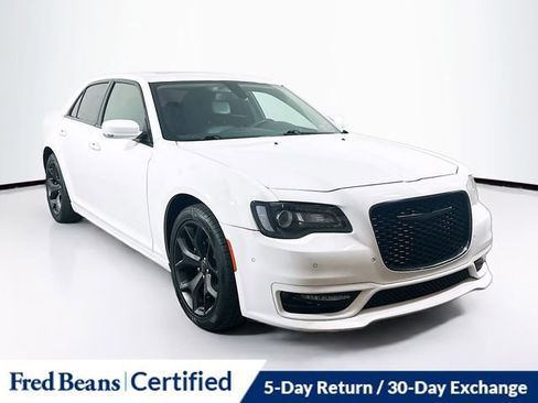 Used 2022 Chrysler 300 Touring L w/ Popular Equipment Group image 1