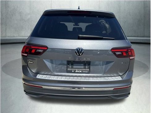 Used 2024 Volkswagen Tiguan SE AWD/4WD image 4