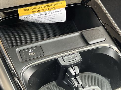 Certified 2025 Mercedes-Benz GLA 250 GLA 250 image 32