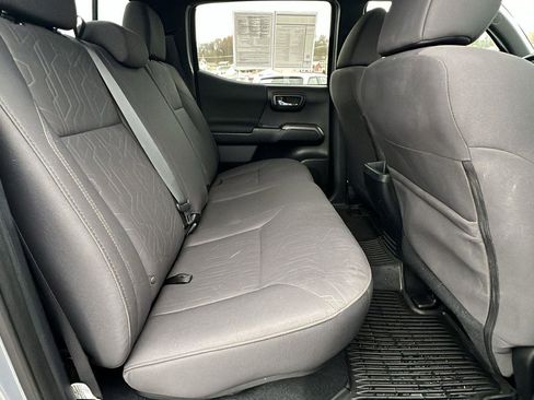 Used 2019 Toyota Tacoma TRD Off-Road image 15