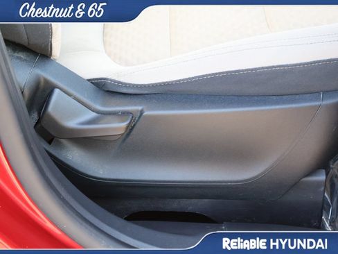 Used 2020 Ford Escape SE FWD image 10