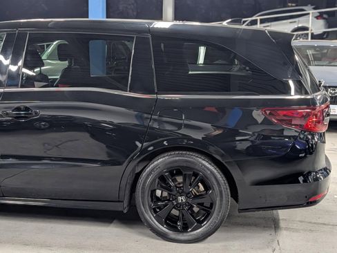 Used 2023 Honda Odyssey Sport image 9